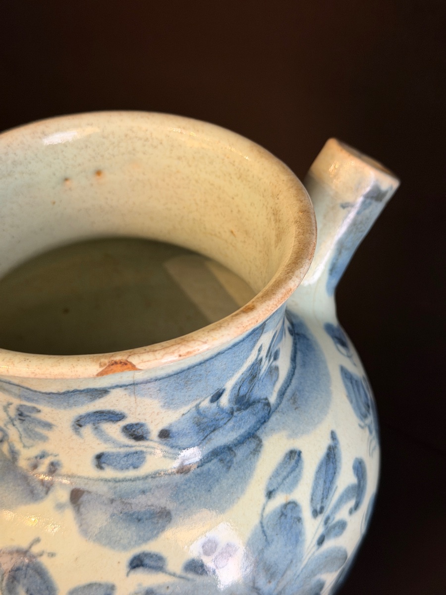 Vaso da farmacia in maiolica di Savona "a tappezzeria", XVII secolo-photo-4
