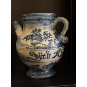 Vaso da farmacia in maiolica di Savona, marchio della Fortezza, XVII secolo