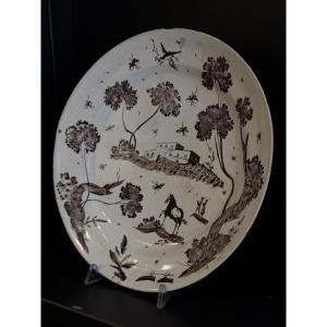 Piatto in maiolica all'almanganese di Albissola, XVIII secolo