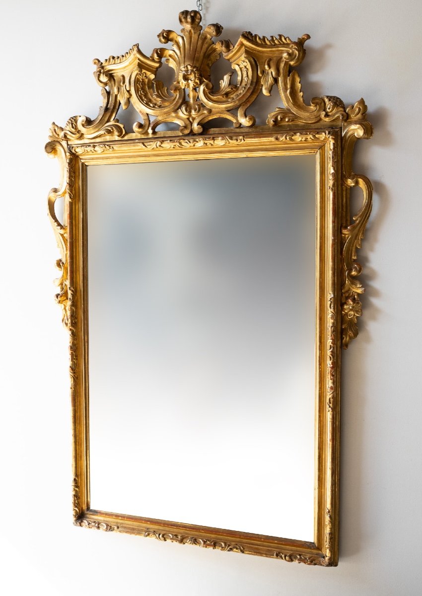 Specchiera antica in legno dorato intagliato-photo-1
