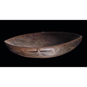 Very Large Siassi Bowl, Oceanic Art, Tribal Art, Papua New Guinea, 111 X 53 Cm