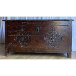 Oak Chest Decorated With 2 Fleurs De Lys XVIth