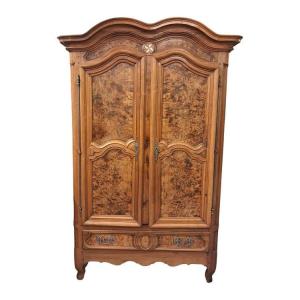 18th Century Low Cabinet In Walnut And Ash Burl 
