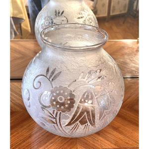 Art Deco Vase Signed Lorrain In Frosted And Cut Glass