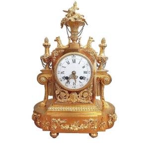 Clock In Chiseled And Gilded Bronze Period 19th Century