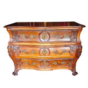 Important 18th Century Walnut Tomb Chest Of Drawers