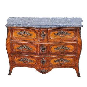 18th Century Curved Chest Of Drawers On All Sides 