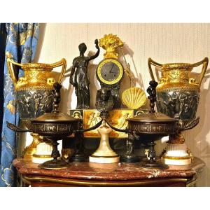 Antique-style Covered Cups In Patinated Bronze