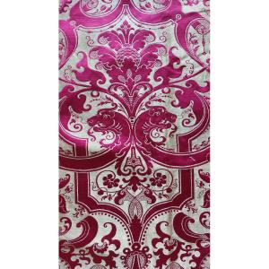 Silk Valance Circa 1850/60 Griffins 