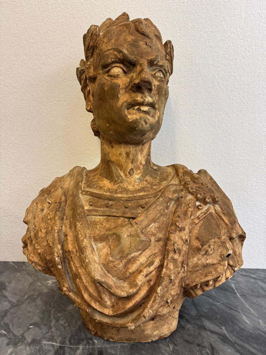 Busto di Imperatore Romano in Terracotta Patinata