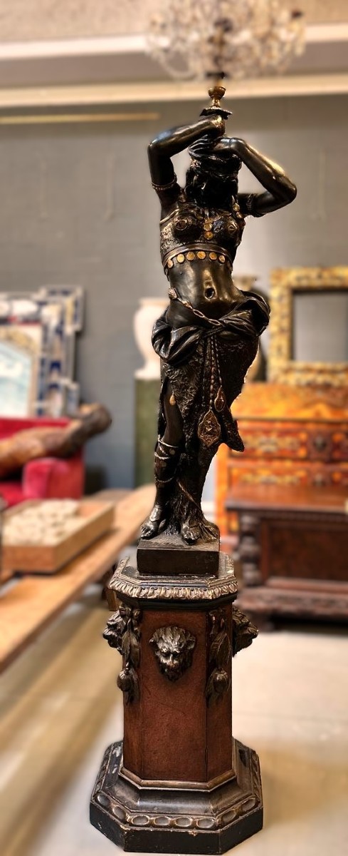 Scultura raffigurante Odaliscca  Francia, XIX secolo  