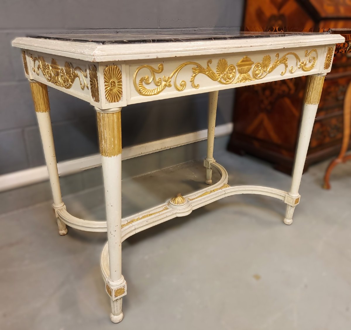 Tavolo laccato e dorato con piano in marmo Portoro-photo-2