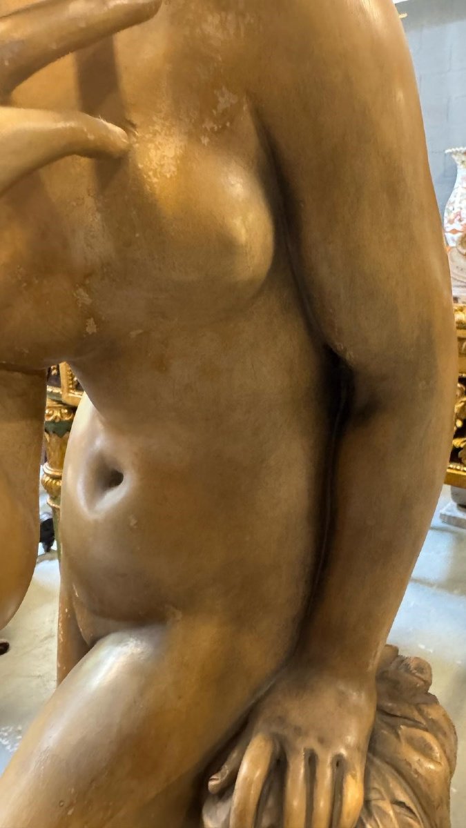 Scultura in terracotta dipinta raffigurante Venere-photo-4