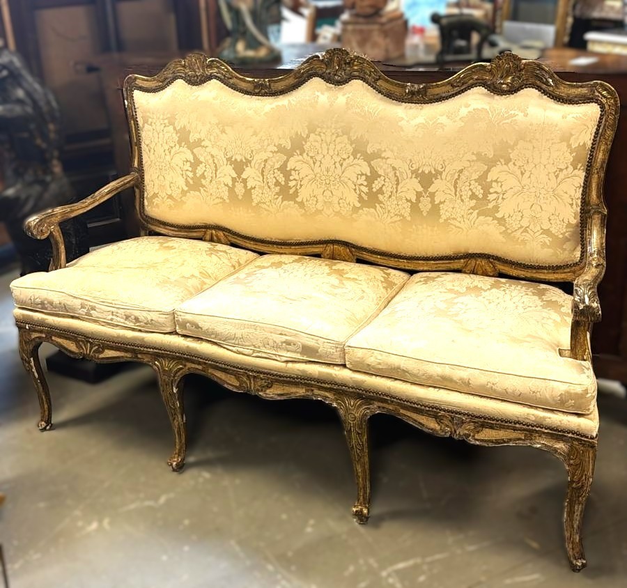 Divano in legno argentato a tre posti