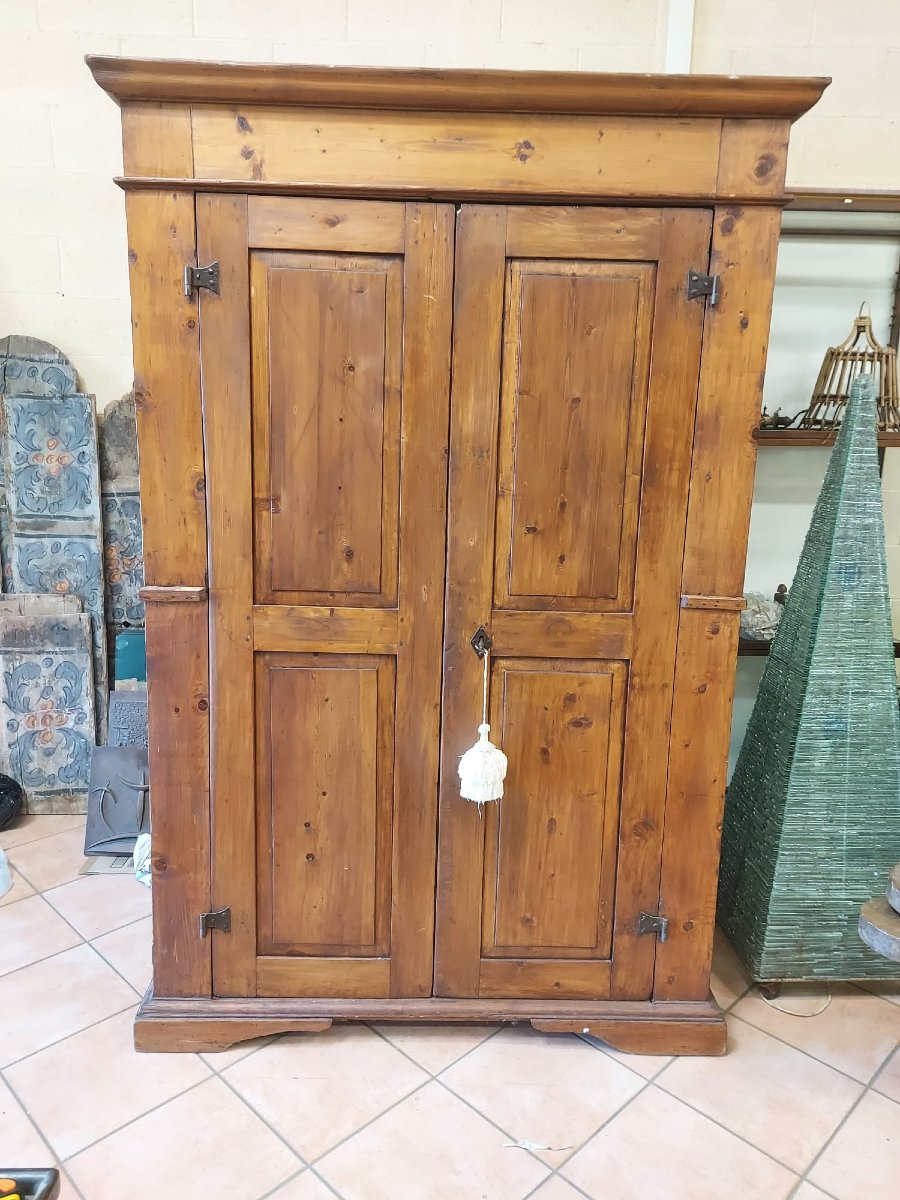 Armadio a due ante in legno di pino-photo-1