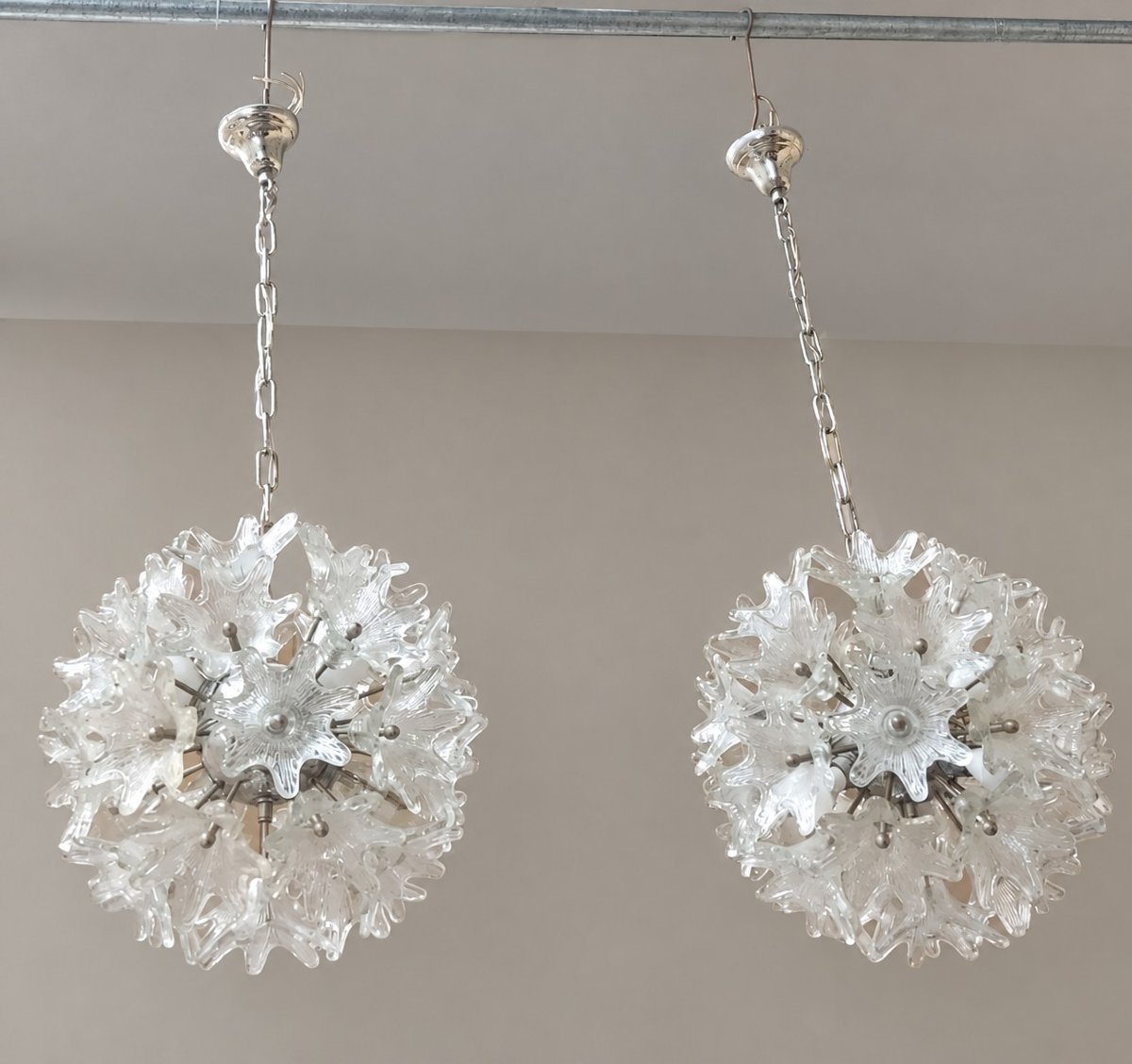 Coppia di lampadari in vetro Sputnik 