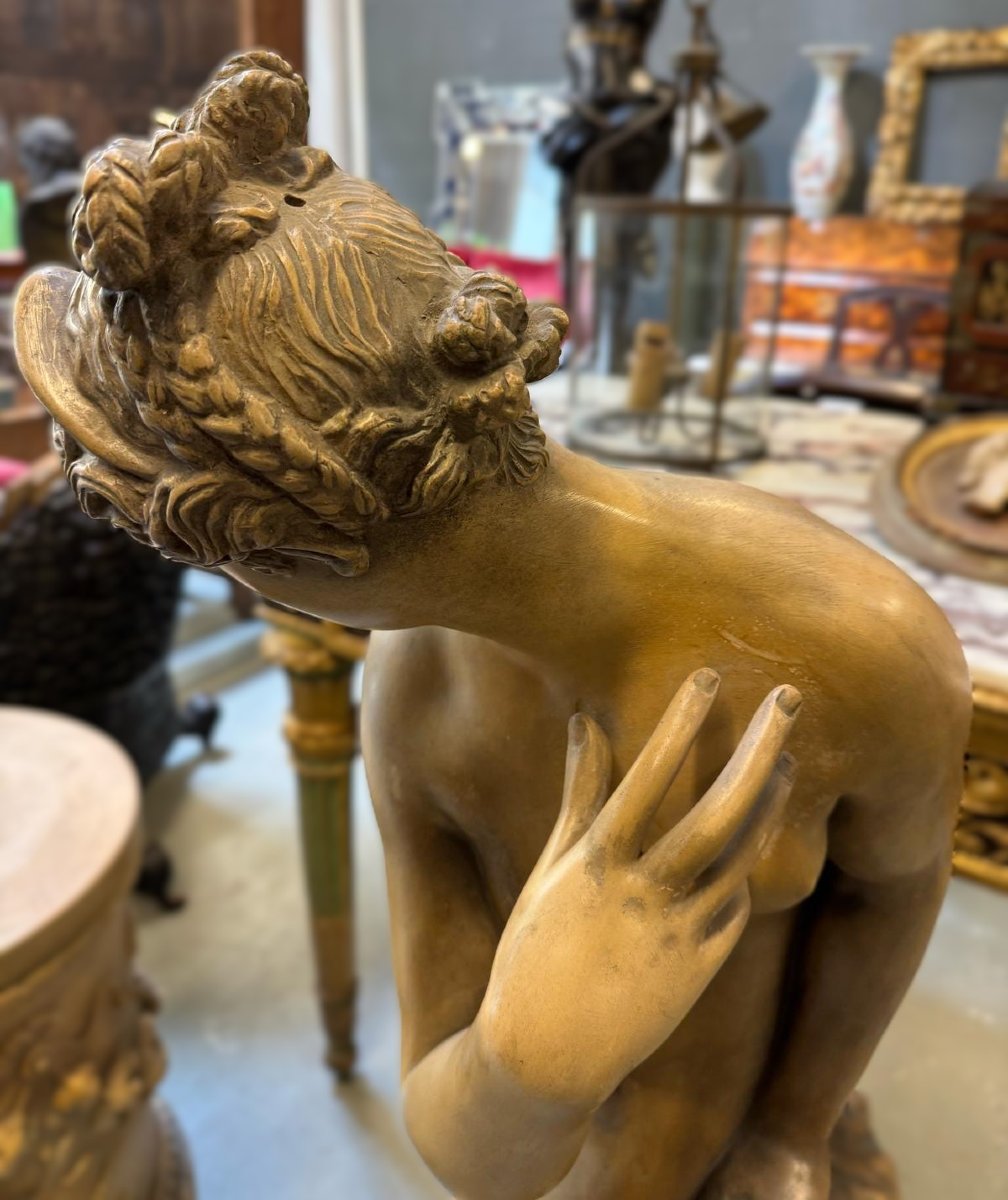 Scultura in terracotta dipinta raffigurante Venere-photo-4