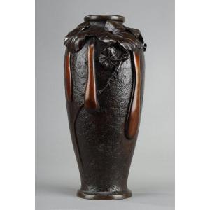 Japan, Meiji Period (1868-1912): Bronze Vase With Shaded Brown Patina