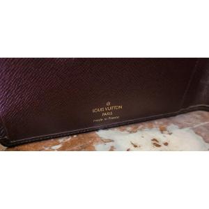 Pochette  Louis Vuitton En Cuir 23x18 Cm