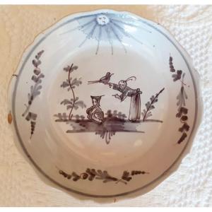 Chinese Plate In Nevers Earthenware, Late 18th Century 