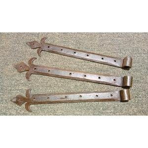 Set Of 3 Wrought Iron Fleur-de-lis Hinges