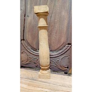 Oak Baluster, 18th Century Turning.