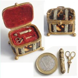 Tortoiseshell Miniature Sewing Kit