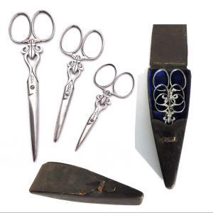 Box Of Three Pairs Of Steel Linen Embroidery Scissors Signed Peter Late 19th Early 20th Century