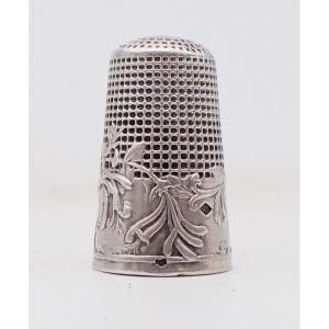 Antique Early 20th Century Solid Silver Thimble With Art Nouveau Honeysuckle Decoration