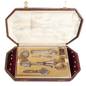 Antique Sewing Kit, Late 19th/early 20th Century, In Solid Silver, Including Scissors And A Thimble.