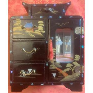 Japanese Musical Jewelry Box In Black Lacquer (circa 50)