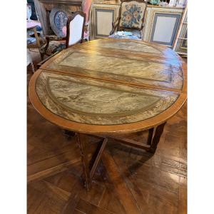 Italian Oval Table, 18th Century, With Two Drop Leaves And Faux Marble Finish.