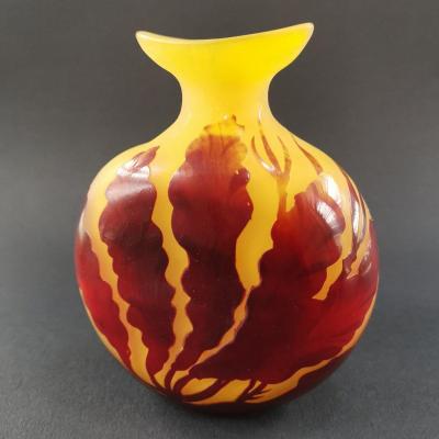 Gallé émile, Small Cameo Glass Vase