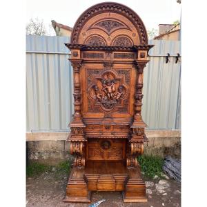 Italian Renaissance Style Furniture 