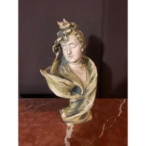 Austria Biscuit Bust