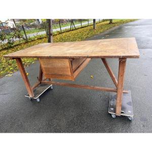 Tailor's Table