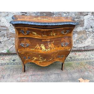 Italian Marquetry Commode Decorated With A Hunting Scene 
