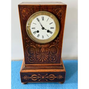 Borne Clock In Veneer And Wood Marquetry, Restoration Period, Early 19th Century