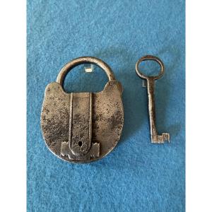 Important 18th Century Chest Padlock
