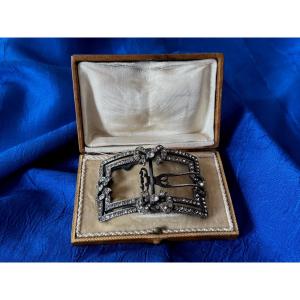 19th Century Belt Buckle With Knots In Its Case 