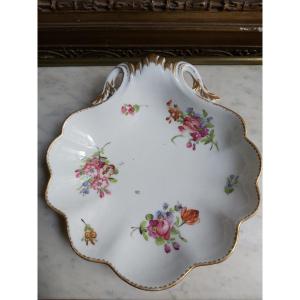 Manufacture De Locré - Fruit Bowl Shell Decorated With Bouquets Of Flowers - 18th Century