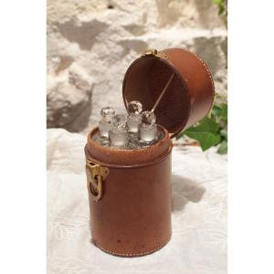 4 Bottles In A Leather Case Early 20th Century