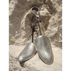 Pair Of White Metal Shoe Lasts Engraved 'chaussures Raoul' Early 20th Century