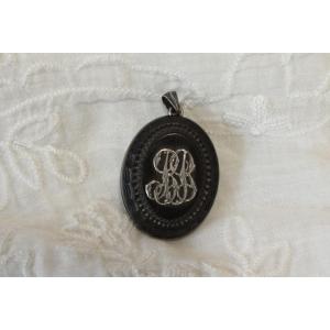 Napoleon III Double Photo Holder Medallion In Wood And Silver Initials, Late 19th Century