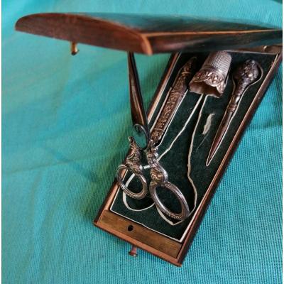 Nécessaire à Couture époque Charles X