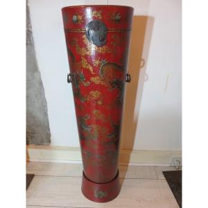 Red-background Lacquer Arrow Case Decorated With Dragons, Early 20th Century
