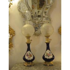 Pair Of Electrified Oil Lamps, In Painted Porcelain And Bronze, With Globes And Tubes
