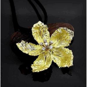 Gold And Diamond Pendant - 20.20 G - 4.5 Cm