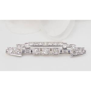 Art Deco Brooch In Platinum And Diamonds