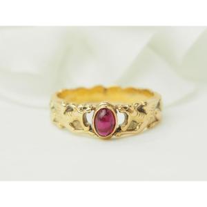 Antique Ring In Yellow Gold And Cabochon Ruby